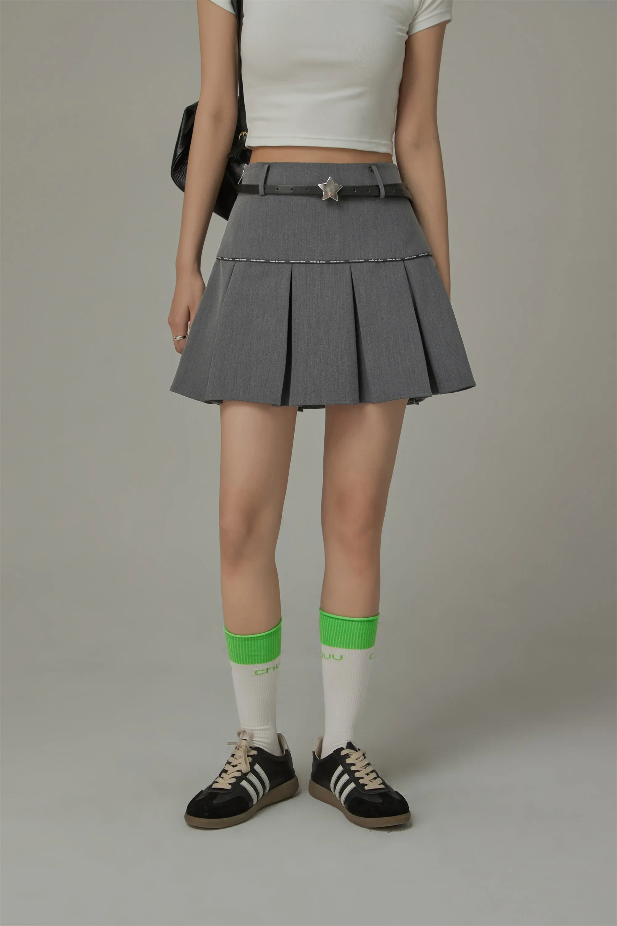 Chuu Logo Color Blocked High Socks