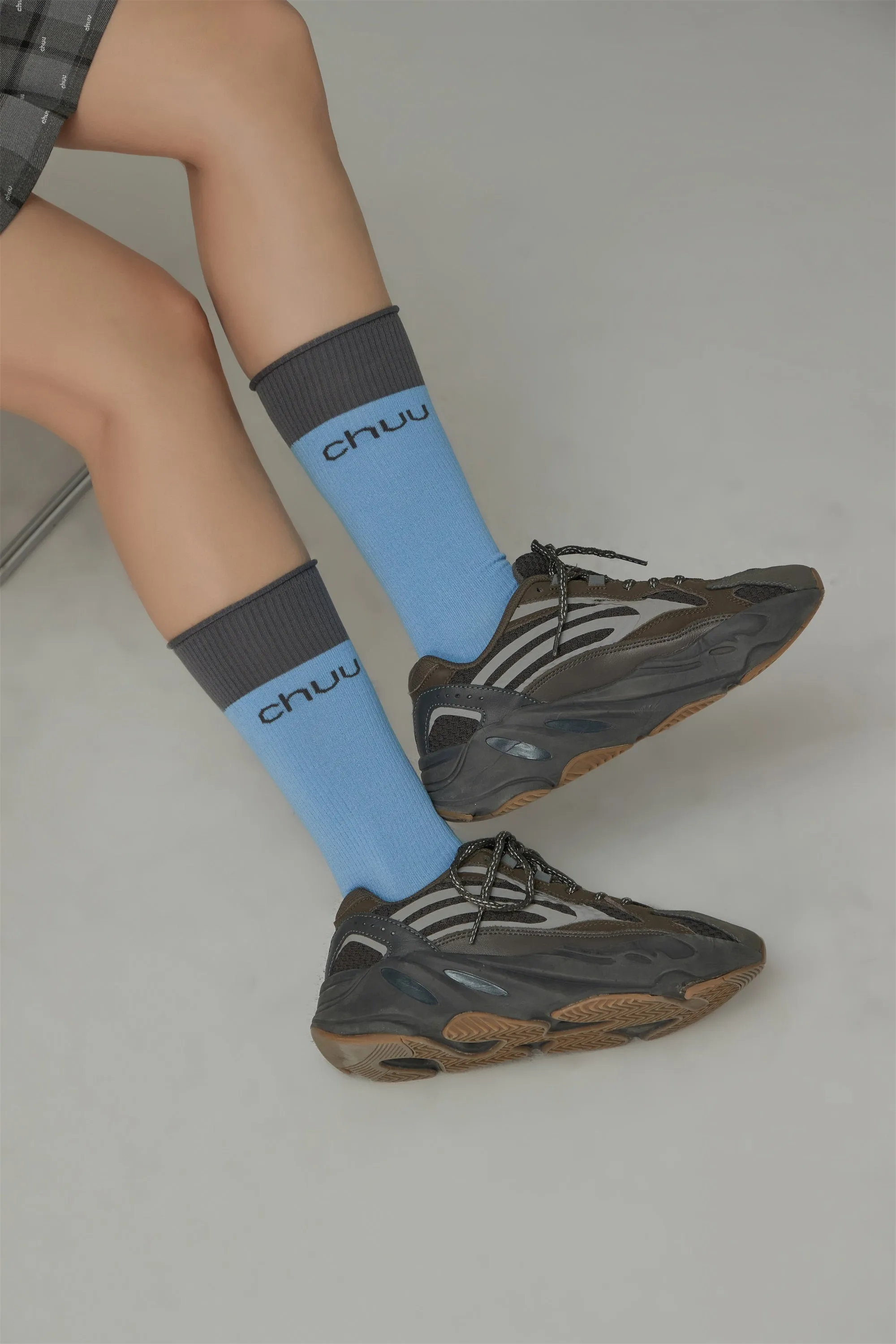 Chuu Logo Color Blocked High Socks