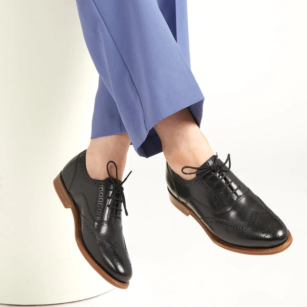 Kassandra Goodyear Welted Leather Brogues - KASSANDRA / 322 781